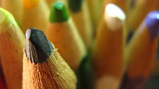 depth of field photograph of color pencil