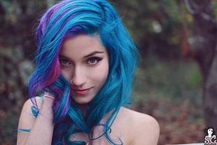 woman with blue and pink hair HD wallpaper