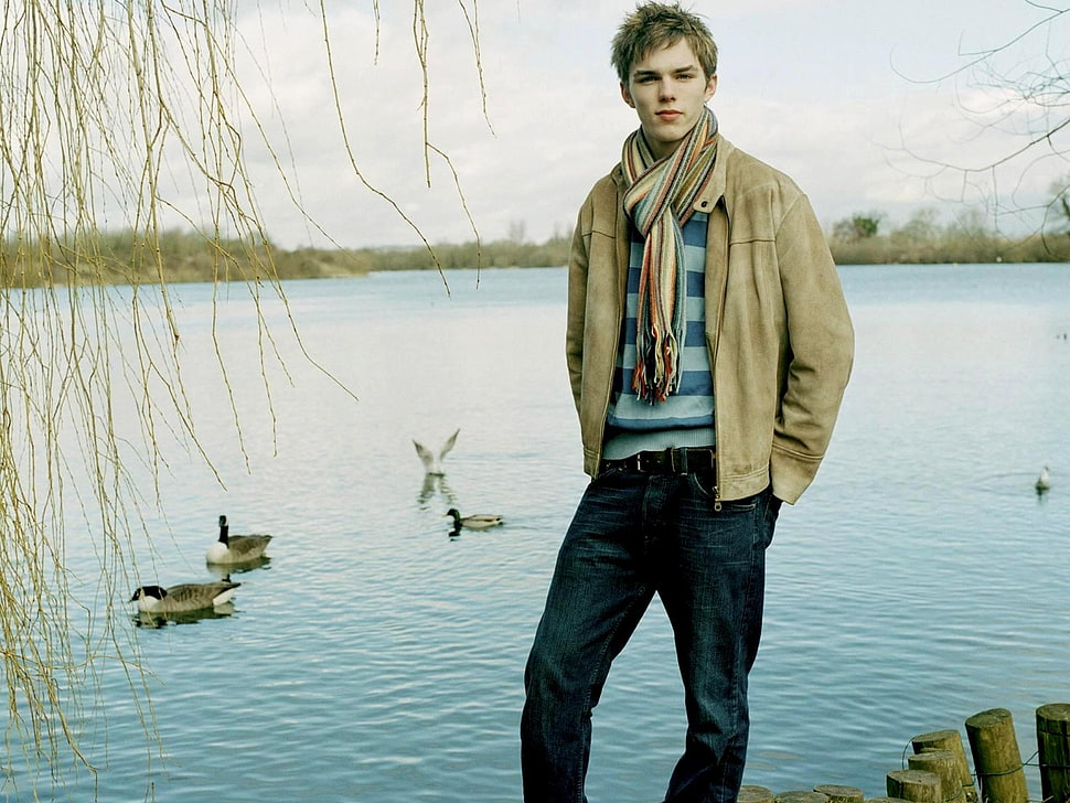 Nicholas Hoult HD wallpaper