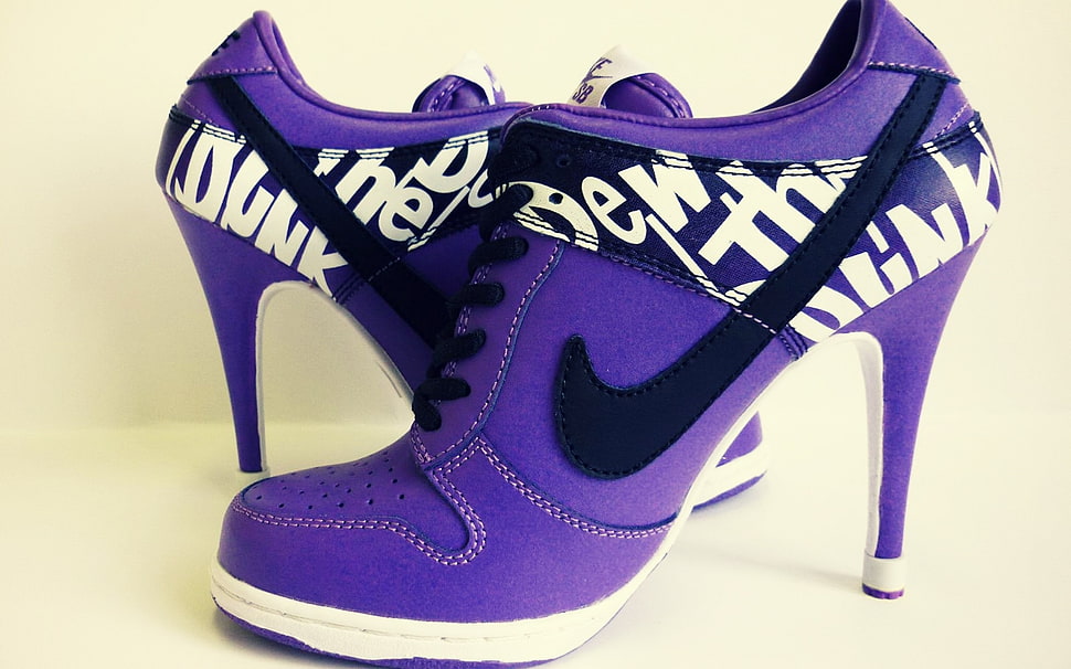 purple-white-black Nike stilleto shoes HD wallpaper
