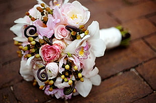 pink and white flowers bouquet