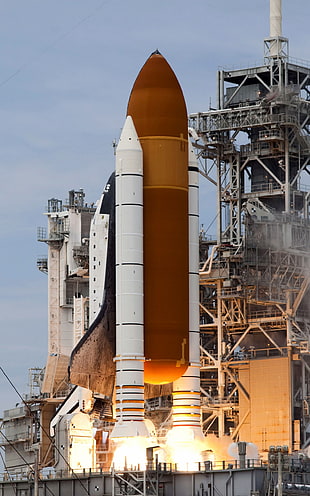 brown and white space shuttle, Space Shuttle Atlantis, NASA, launch pads, portrait display