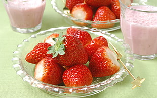 saucer of strawberries HD wallpaper