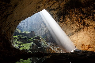 brown and green cave, cave, Hang  Son Doong, sun rays, nature