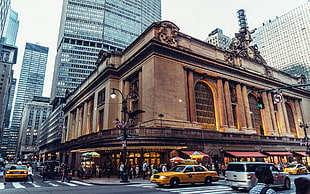 brown concrete building and yellow cab, Grand Central Station, cityscape, city, road