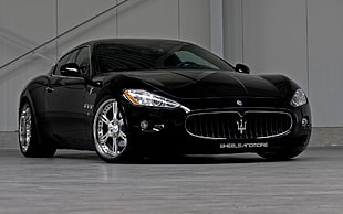 black Maserati GranTurismo coupe HD wallpaper