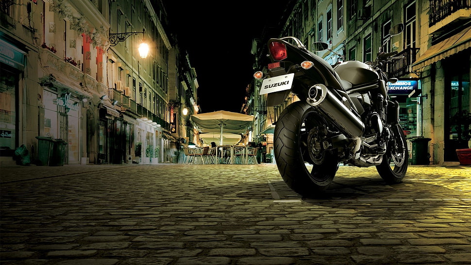 black naked bike wallpaper, motorcycle, Suzuki, night, cityscape HD wallpaper