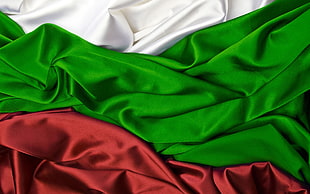 red, green, and white textiles HD wallpaper