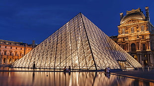 Louvre Pyramid HD wallpaper