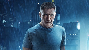 man wearing blue crew-neck T-shirt HD wallpaper