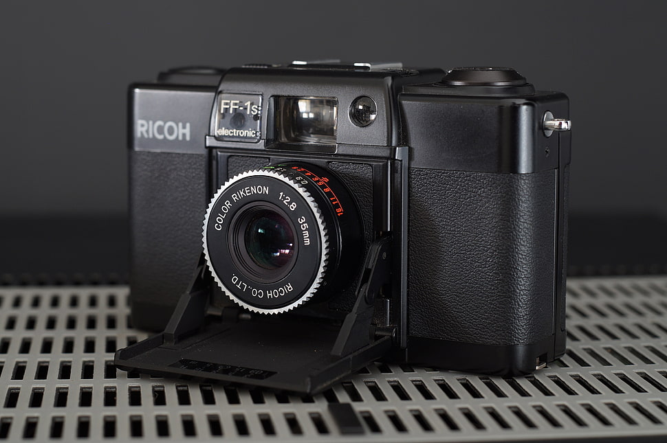 black Richo FF-1s film camera HD wallpaper