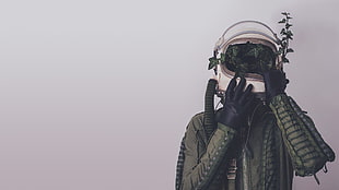 white full-face helmet, universe, spacesuit, astronaut, digital art HD wallpaper