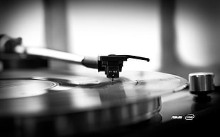 gray scale vinyl player