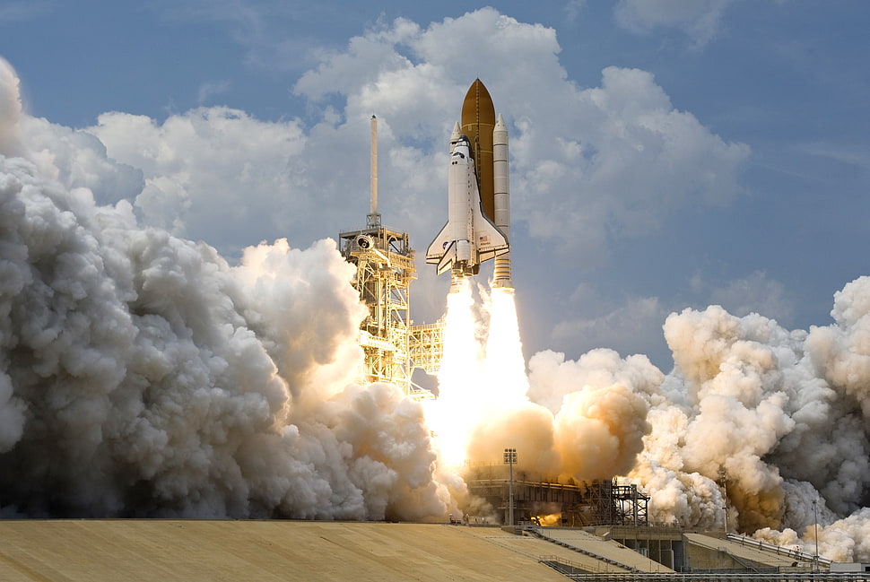 space craft launching during daytime HD wallpaper