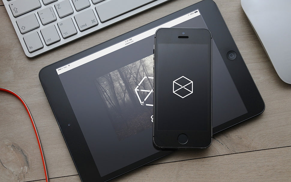 space grey iPhone 5s turned on HD wallpaper