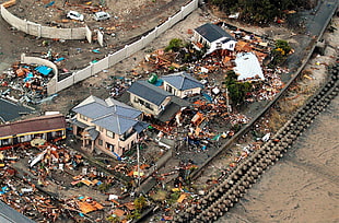 gray roof, Japan, earthquakes, destruction