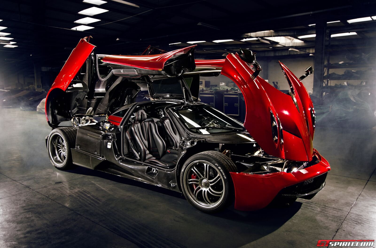 Online Crop Red And Gray Pagani Huayra Car Pagani Pagani Huayra Mid Engine Hd Wallpaper