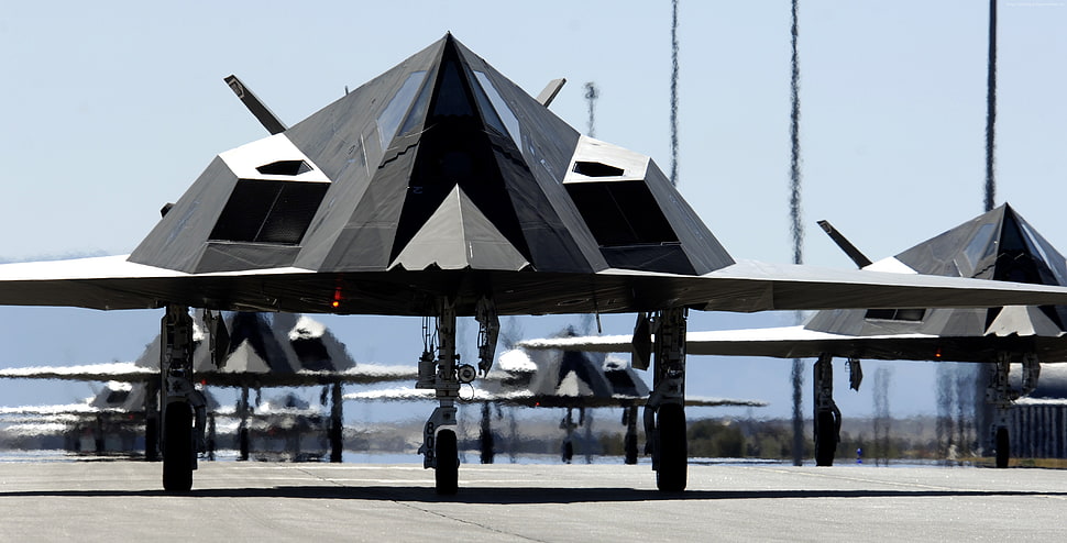 stealth aircraft on runway HD wallpaper