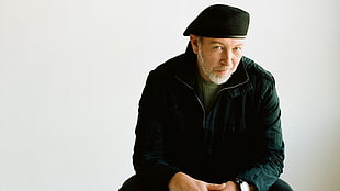 man wearing beret HD wallpaper