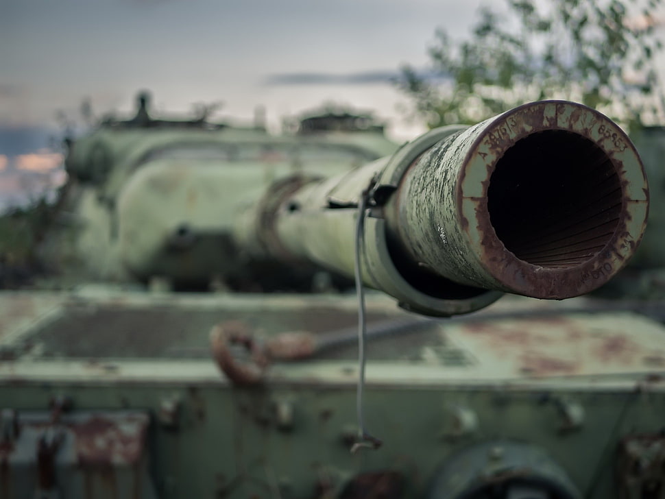gray battle tank nuzzle, wreck, rust, tank, vehicle HD wallpaper