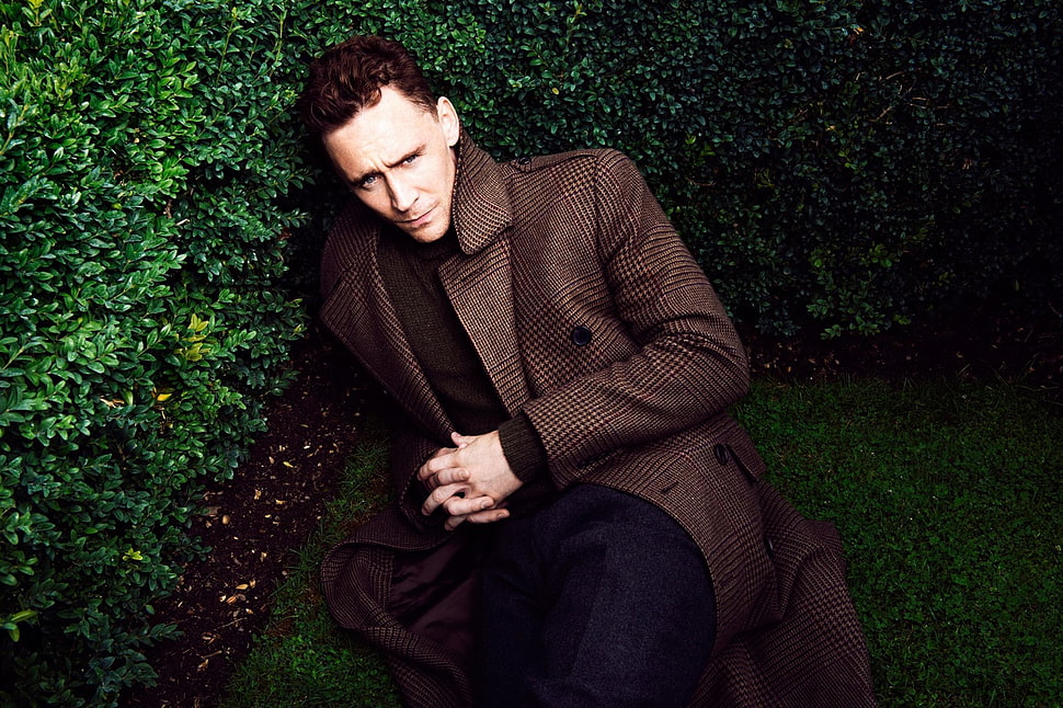 man wearing brown peacoat HD wallpaper