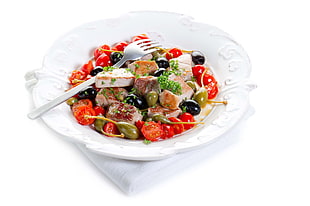 photo of white ceramic plate with vegetables