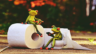 two green ceramic frog figurines, Retro style, frog, toilet paper, animals