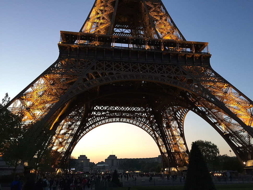 Eiffel Tower HD wallpaper