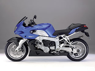 blue and black sport motorcycle HD wallpaper