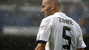 men's white and black Adidas jersey, footballers, soccer, Zinedine Zidane HD wallpaper