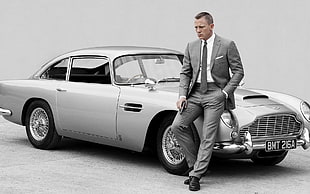 silver coupe, James Bond, Daniel Craig, Aston Martin