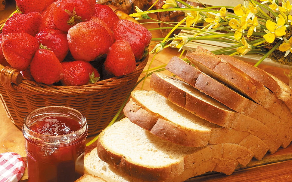 slice of loaf bread near basket of strawberries HD wallpaper