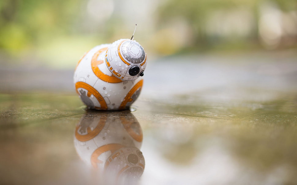 BB-8 on the floor HD wallpaper