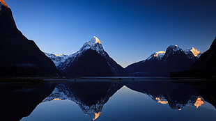 body of water and glacier mountain at day time, mountains, Milford Sound, New Zealand, fjord HD wallpaper
