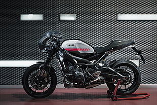 black and grey Yamaha motorcycle HD wallpaper