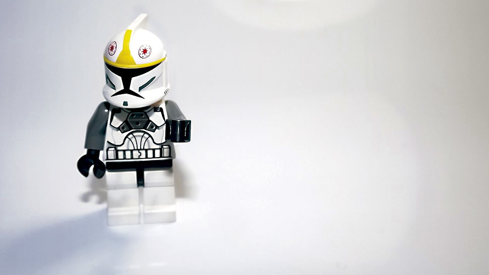 white and black Lego mini action figure, Star Wars, LEGO Star Wars, simple background, toys HD wallpaper