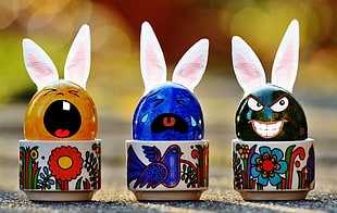 three ceramic polished bunny decors