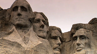 landscape photograph of Mount Rushmore