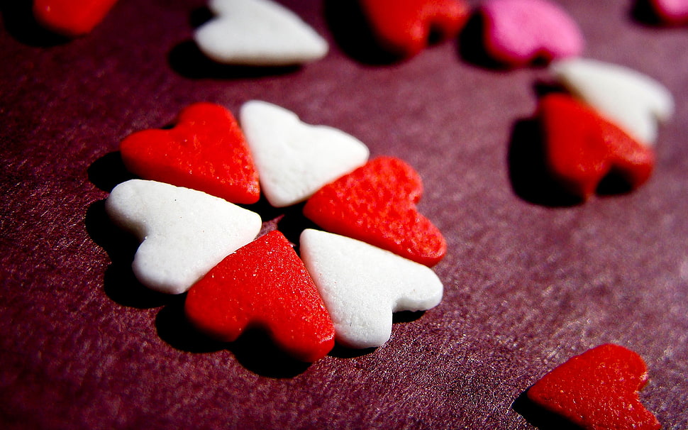 white and red heart pastry HD wallpaper
