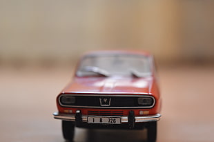 black and red car fob, Dacia 1300