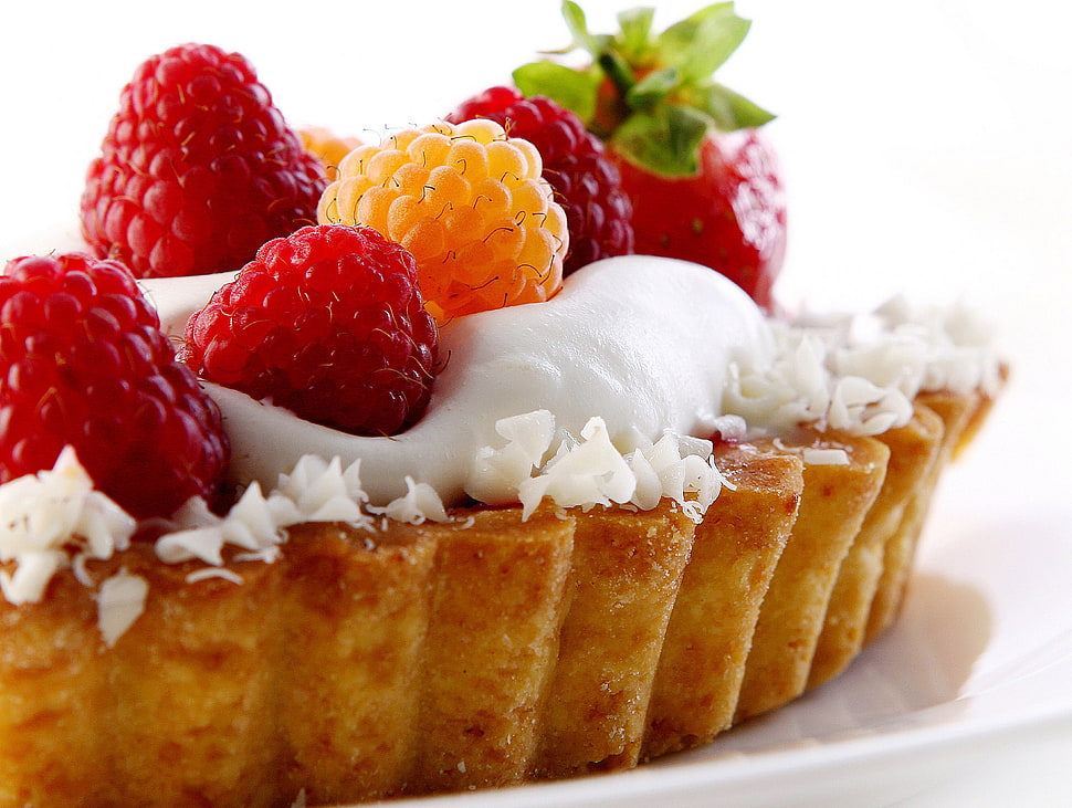 strawberry and cream toppings HD wallpaper