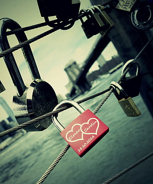 shallow focus photography of red padlock HD wallpaper