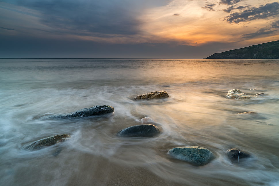 seashore during golden hour, porth HD wallpaper