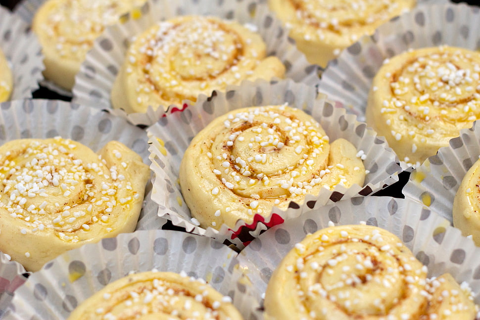 cupcake with sprinkles HD wallpaper