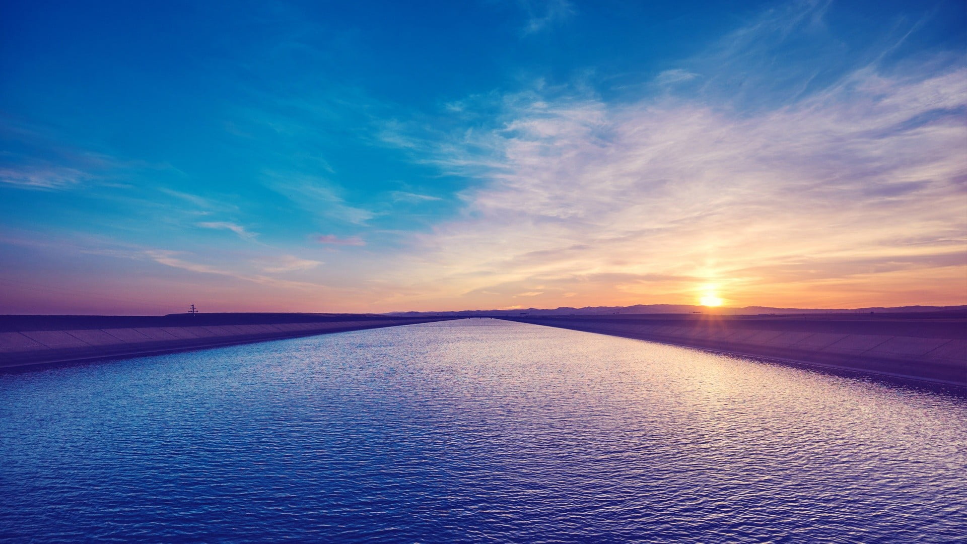 body of water and sunset, water, sky, sea