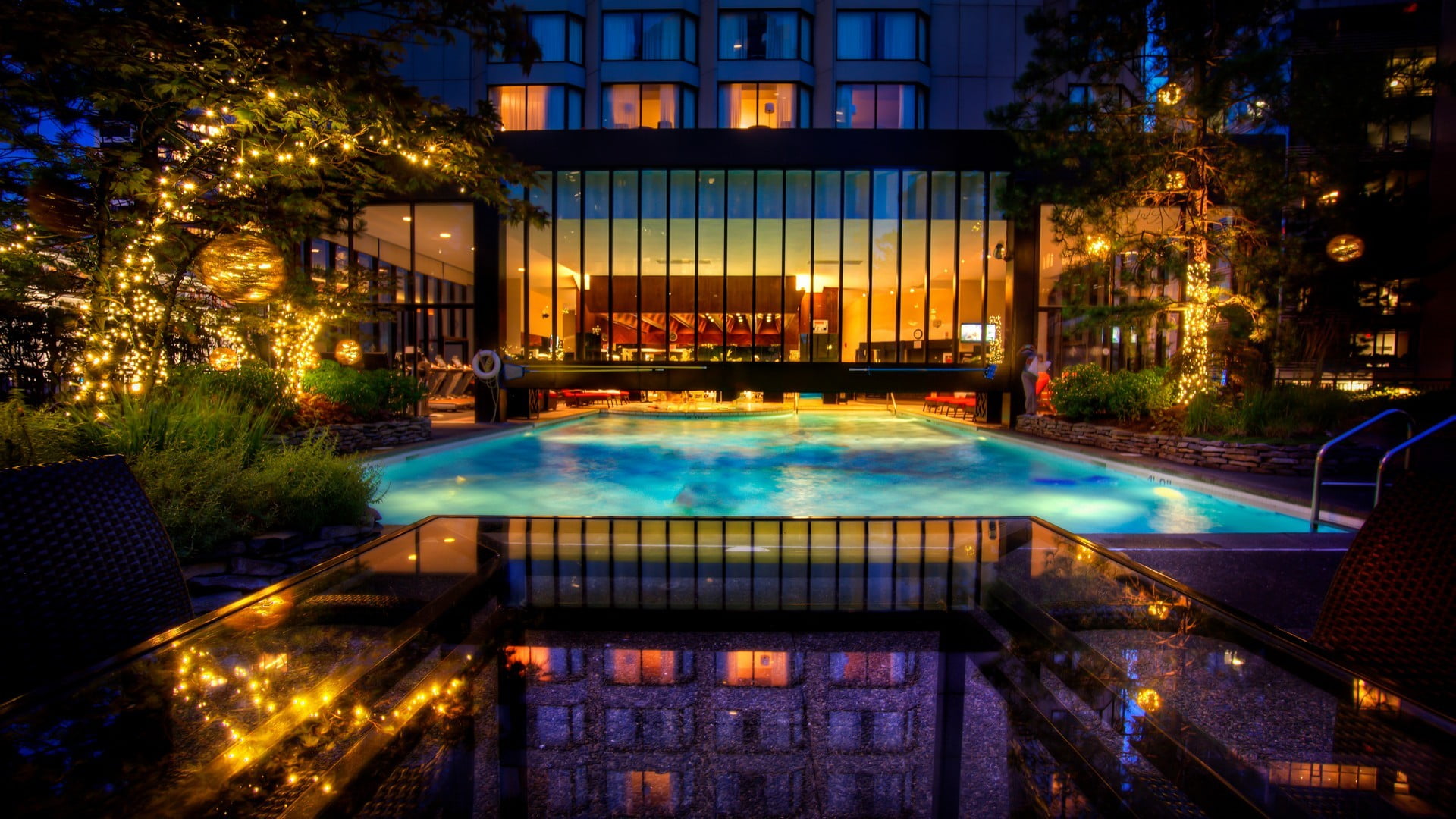 rectangular swimming pool, building, hotel, Vancouver HD wallpaper.