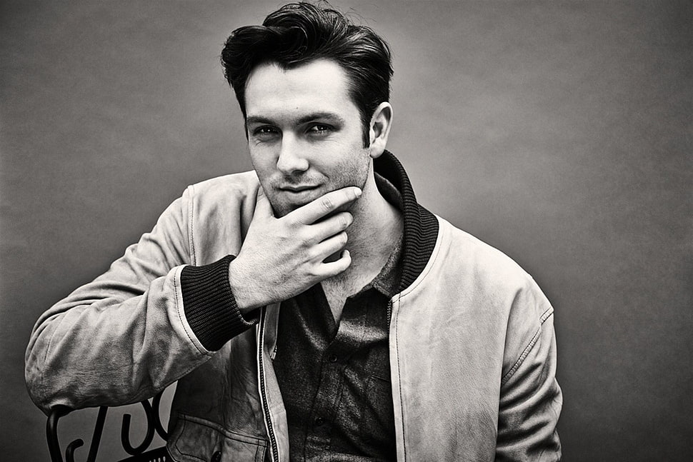 man wearing white and black jacket HD wallpaper
