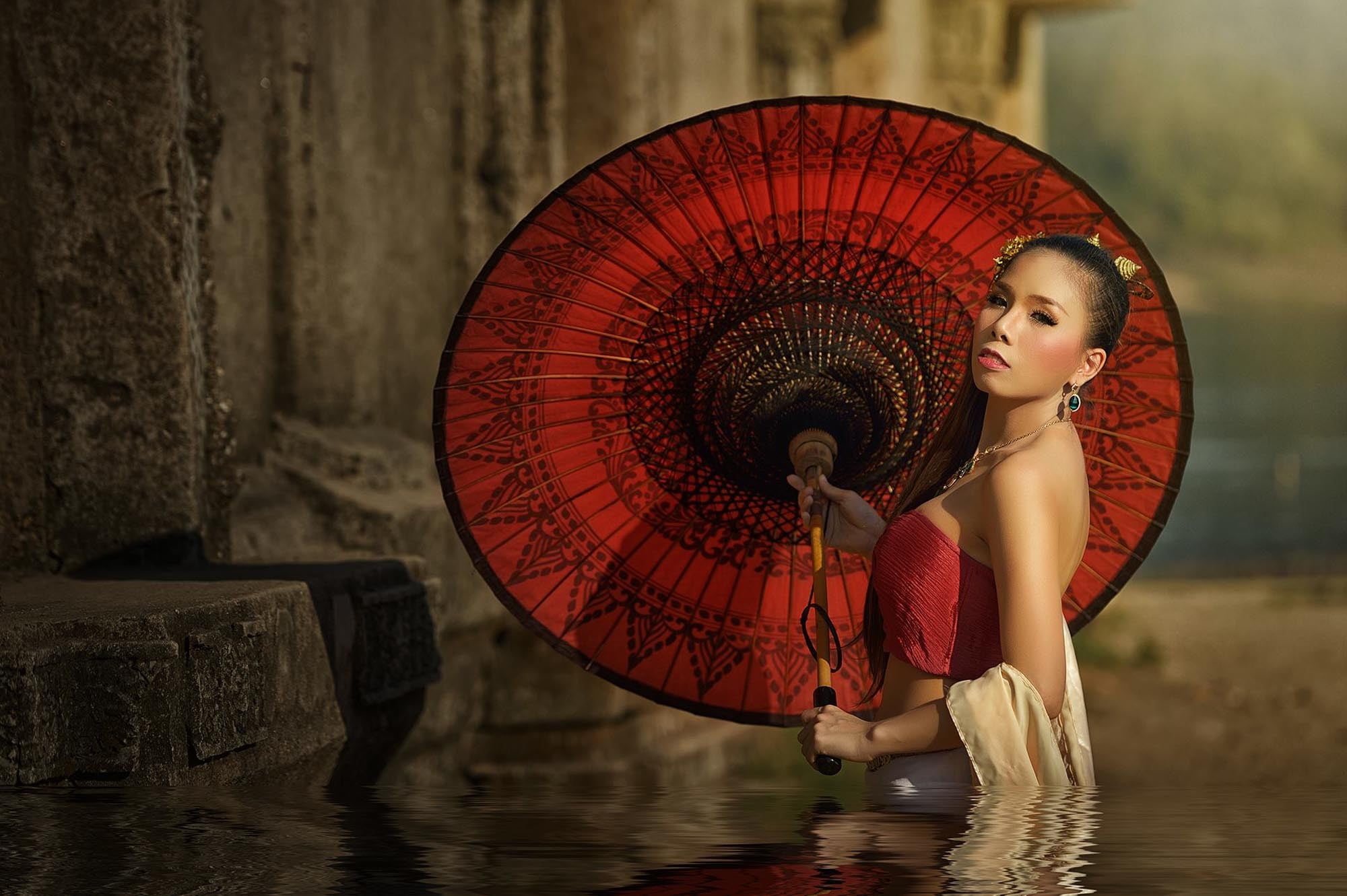 white and red desk fan, Asian, parasol