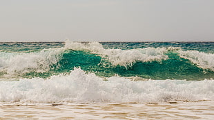 ocean wave during daytime view photo
