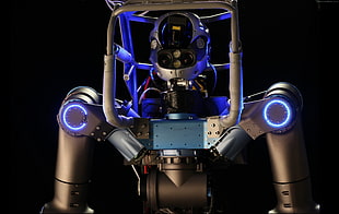 gray and blue lighted robot